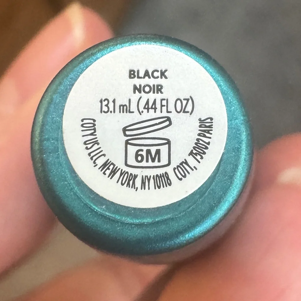NEW COVERGIRL Flourish by Lash Blast Mascara Black